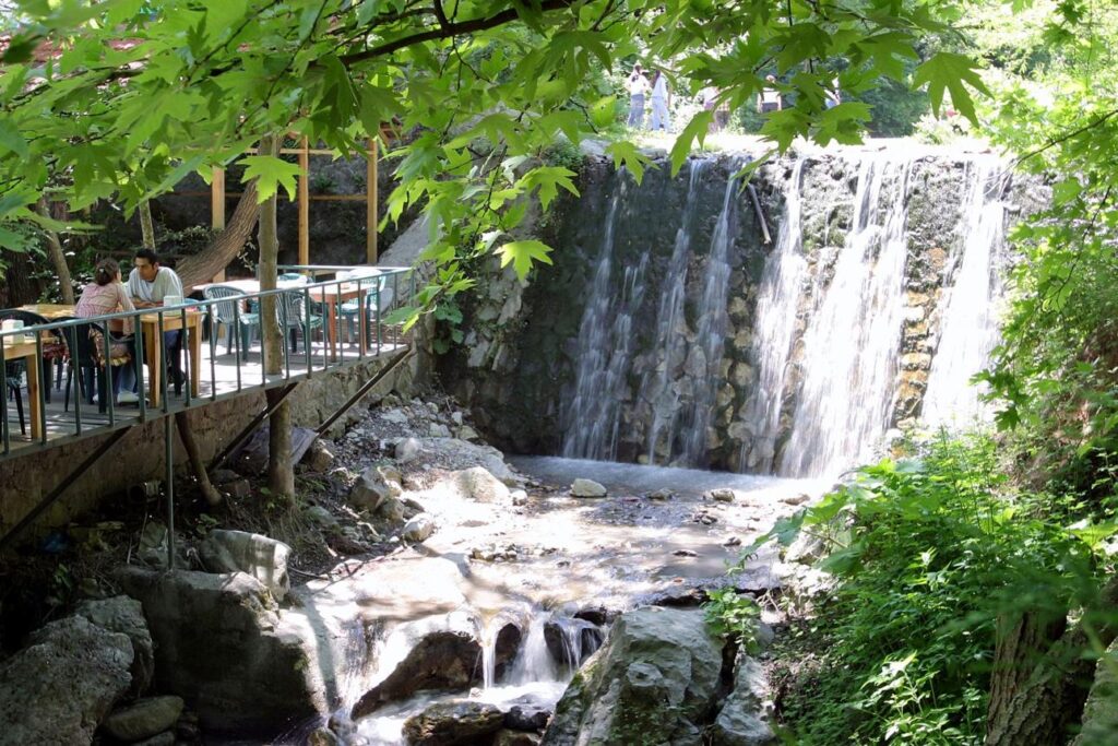 Maşukiye nature and riverside restaurants